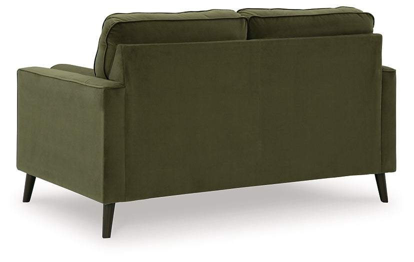 Reveon Lakes Loveseat