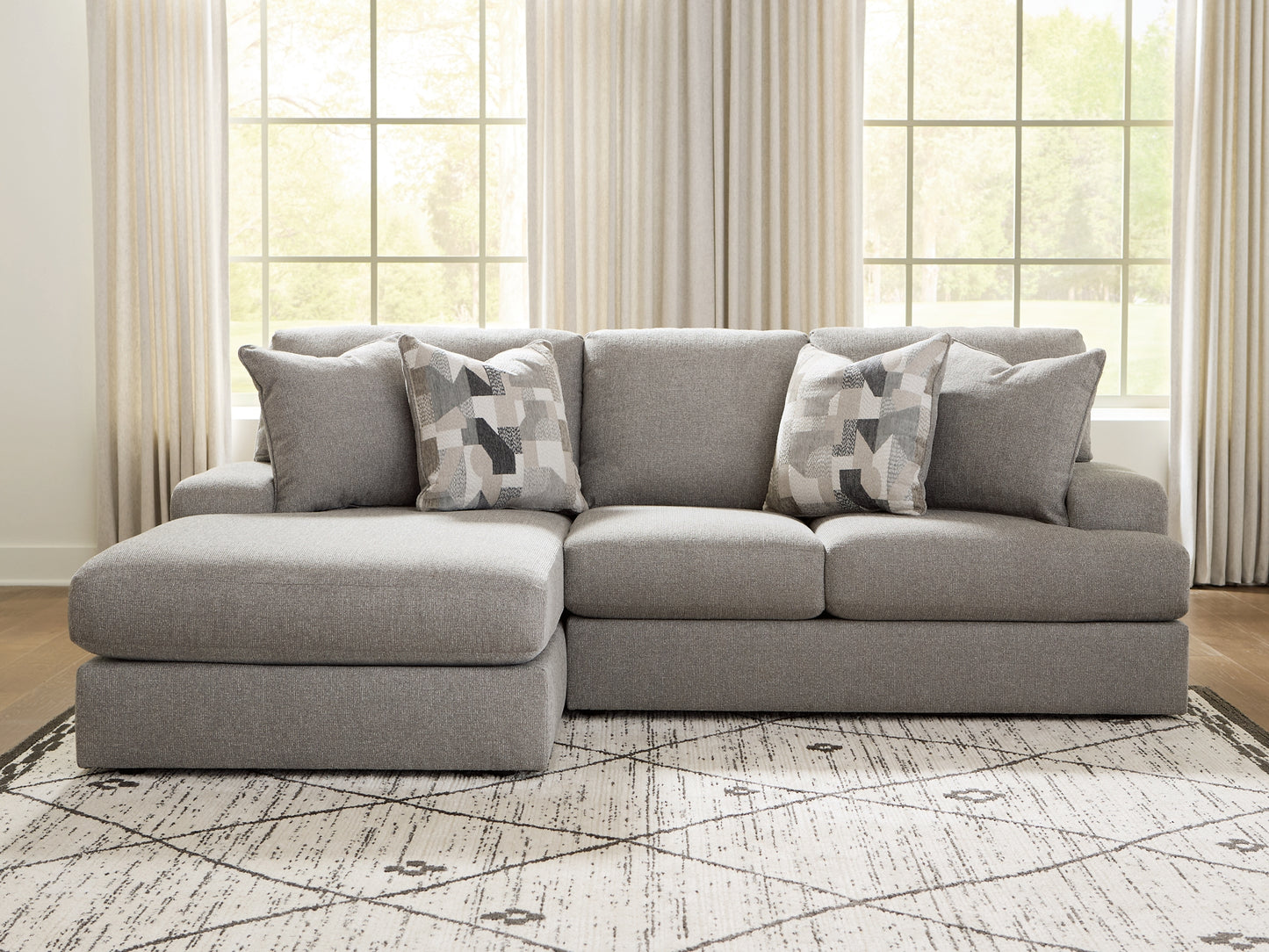 Lindon 2-Piece Sectional with Chaise