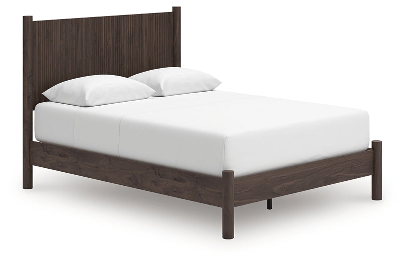 Pamytta Queen Panel Platform Bed, Dresser and Mirror