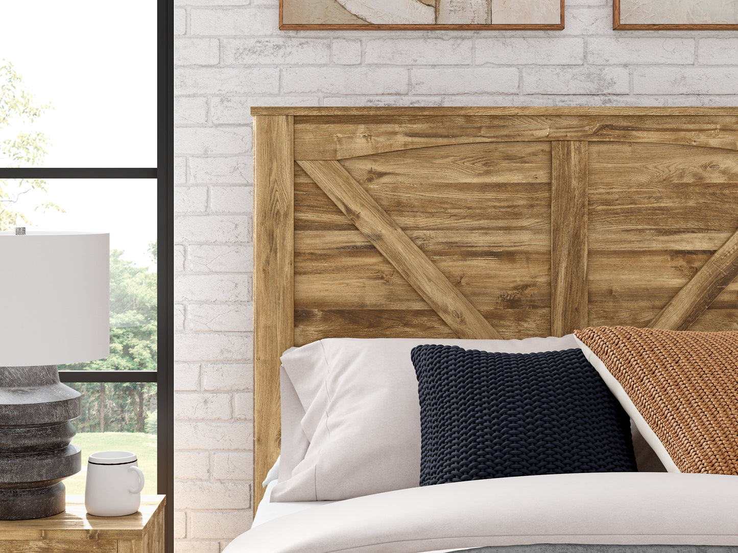 Maystonna Queen Crossbuck Panel Bed